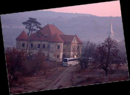 Kastély hajnalban Hajnal